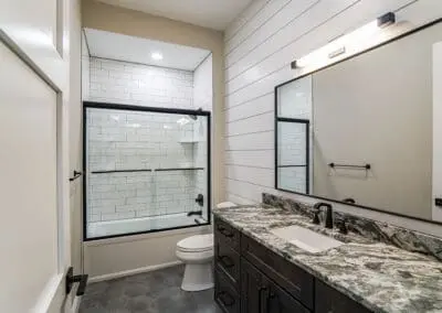 Vester Heights Apartments Bathroom