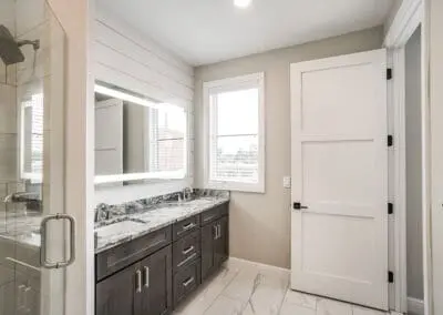 Vester Heights Apartments Bathroom