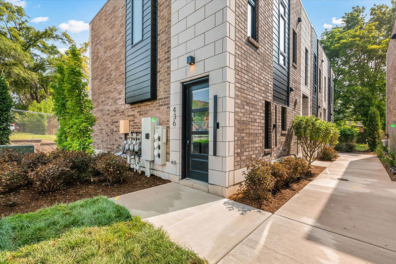 09-9 Royal Oak Home